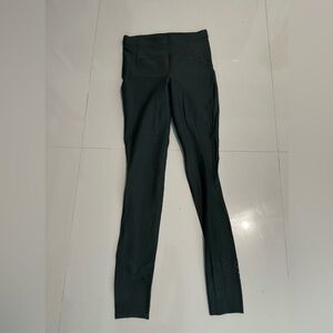 Lululemon forest green 25” legging